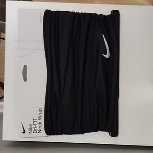 Nike Dri-FIT Neck Wrap